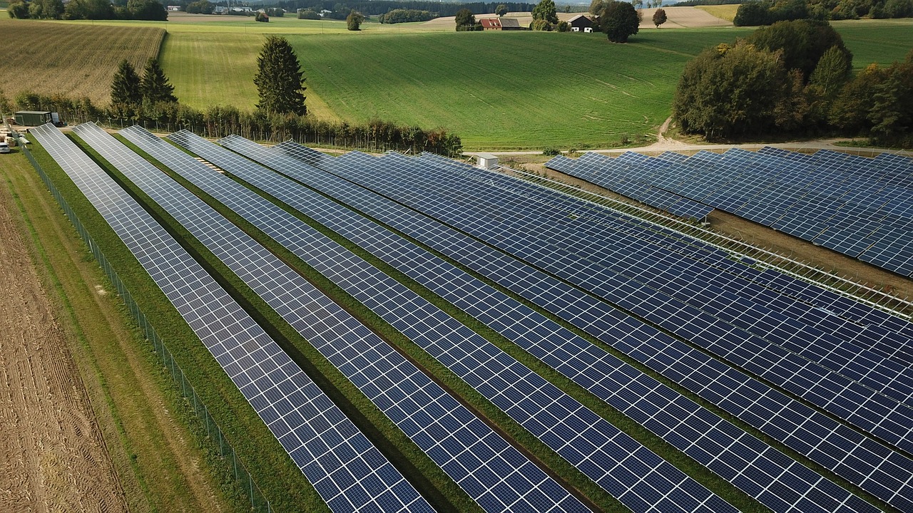 photovoltaic-4525178_1280